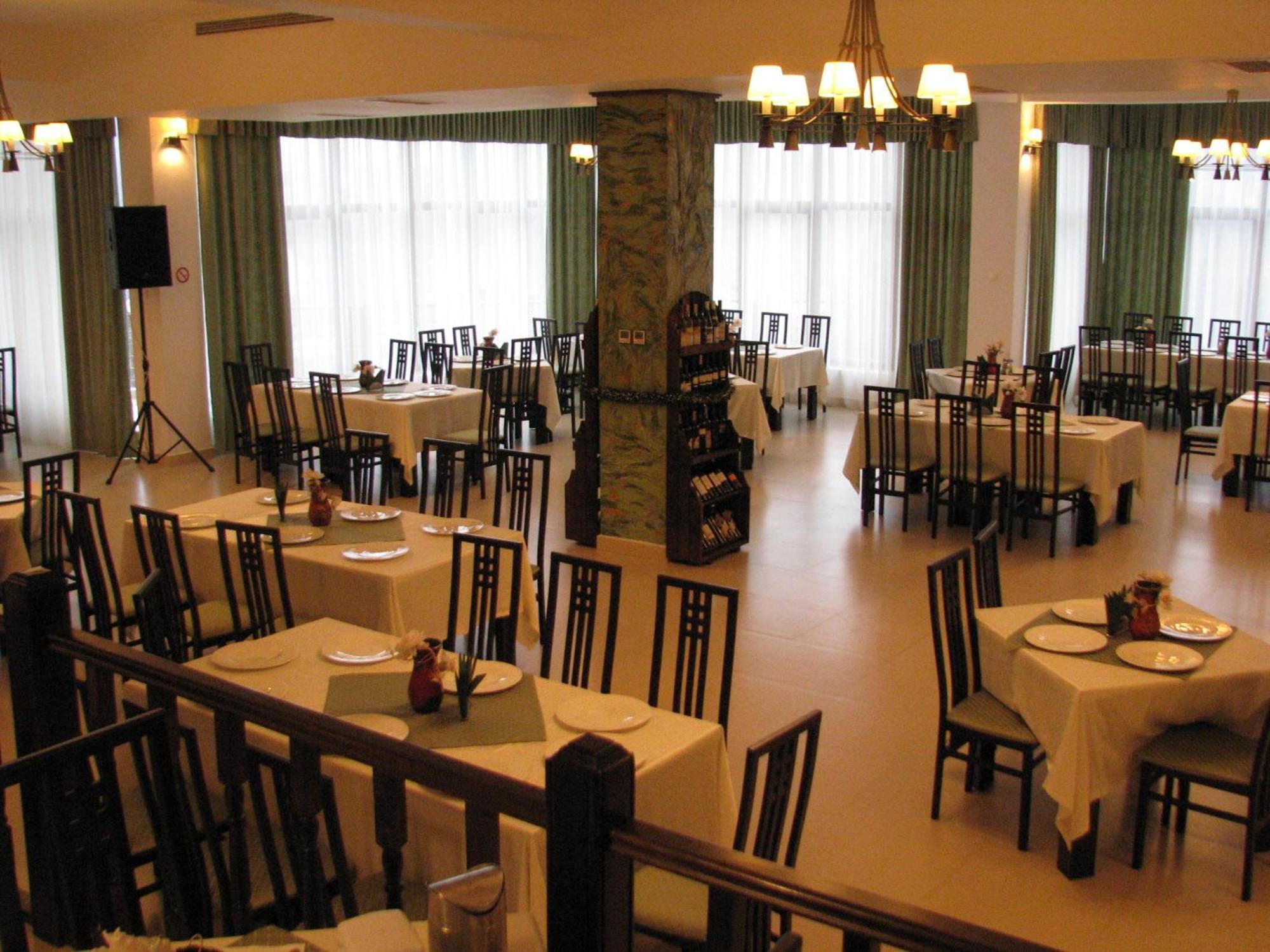 Hotel Orizont Călimăneşti Dış mekan fotoğraf